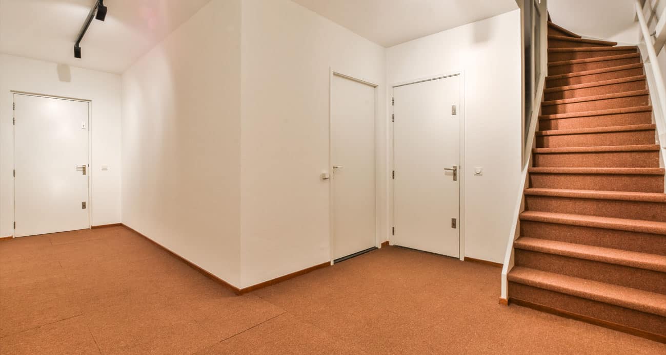 Commercial Contractor Grade Ball Bearing Hinges vs. Standard Hinges